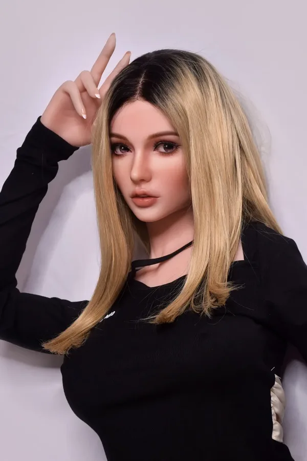 Elsa Babe Ivanka Ricci